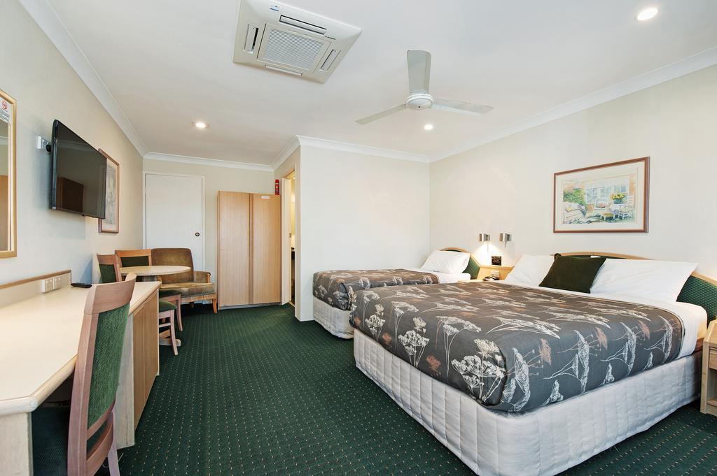Colonial Terrace Motor Inn Raymond Terrace Εξωτερικό φωτογραφία