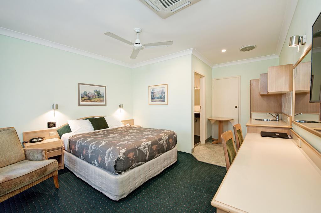 Colonial Terrace Motor Inn Raymond Terrace Εξωτερικό φωτογραφία