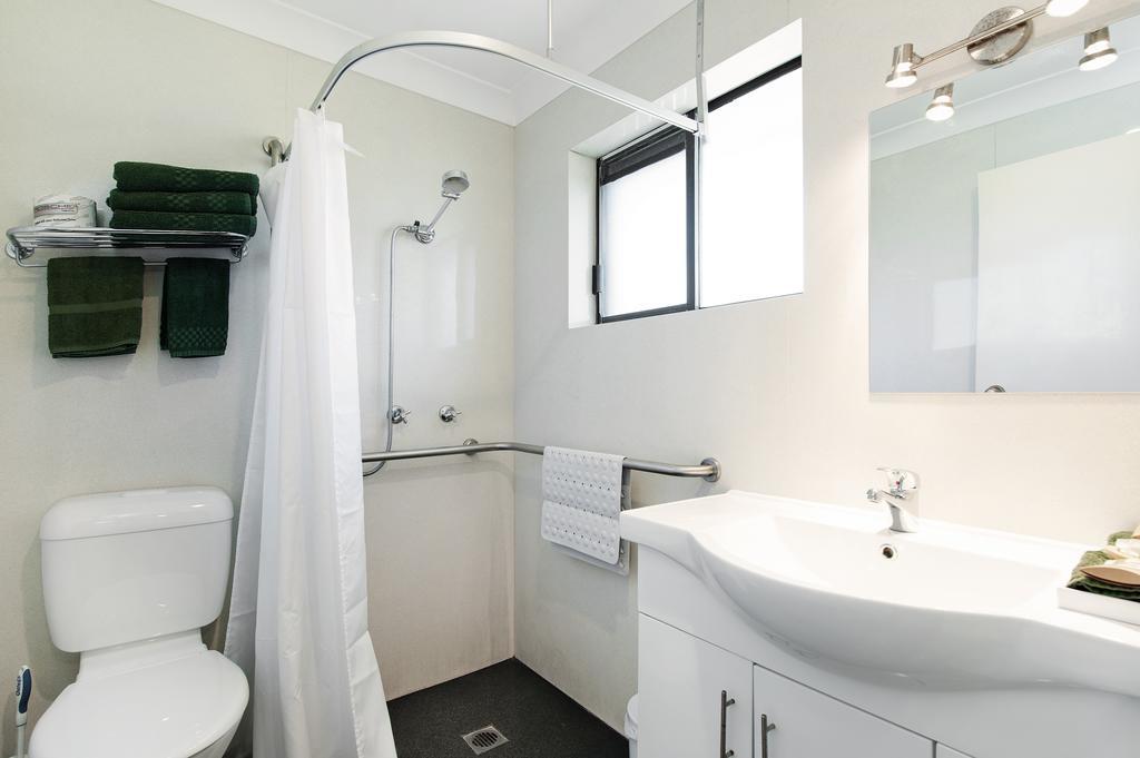 Colonial Terrace Motor Inn Raymond Terrace Εξωτερικό φωτογραφία