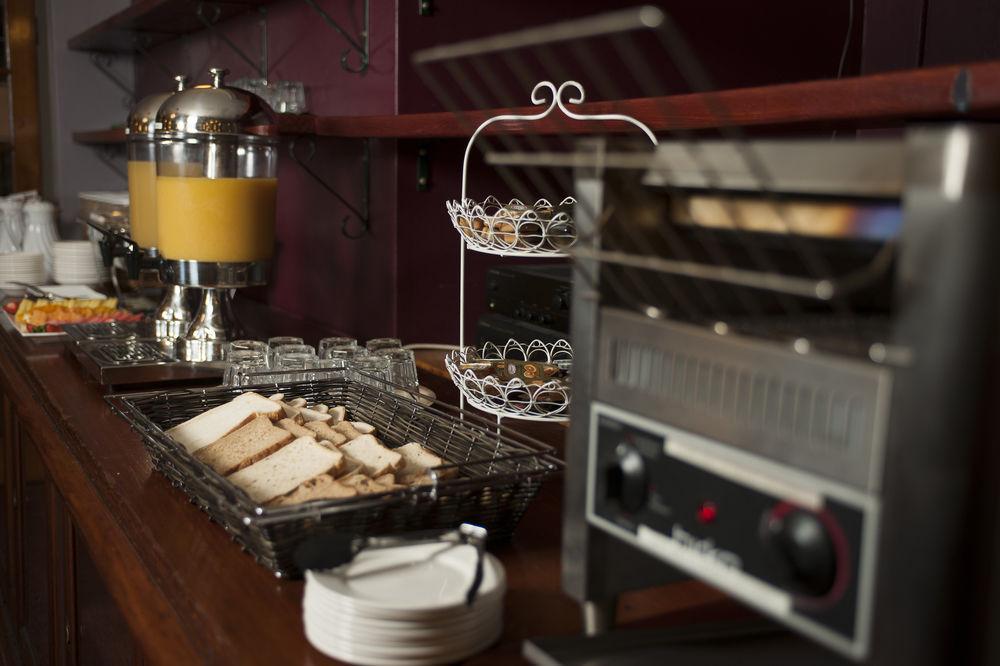 Colonial Terrace Motor Inn Raymond Terrace Εξωτερικό φωτογραφία