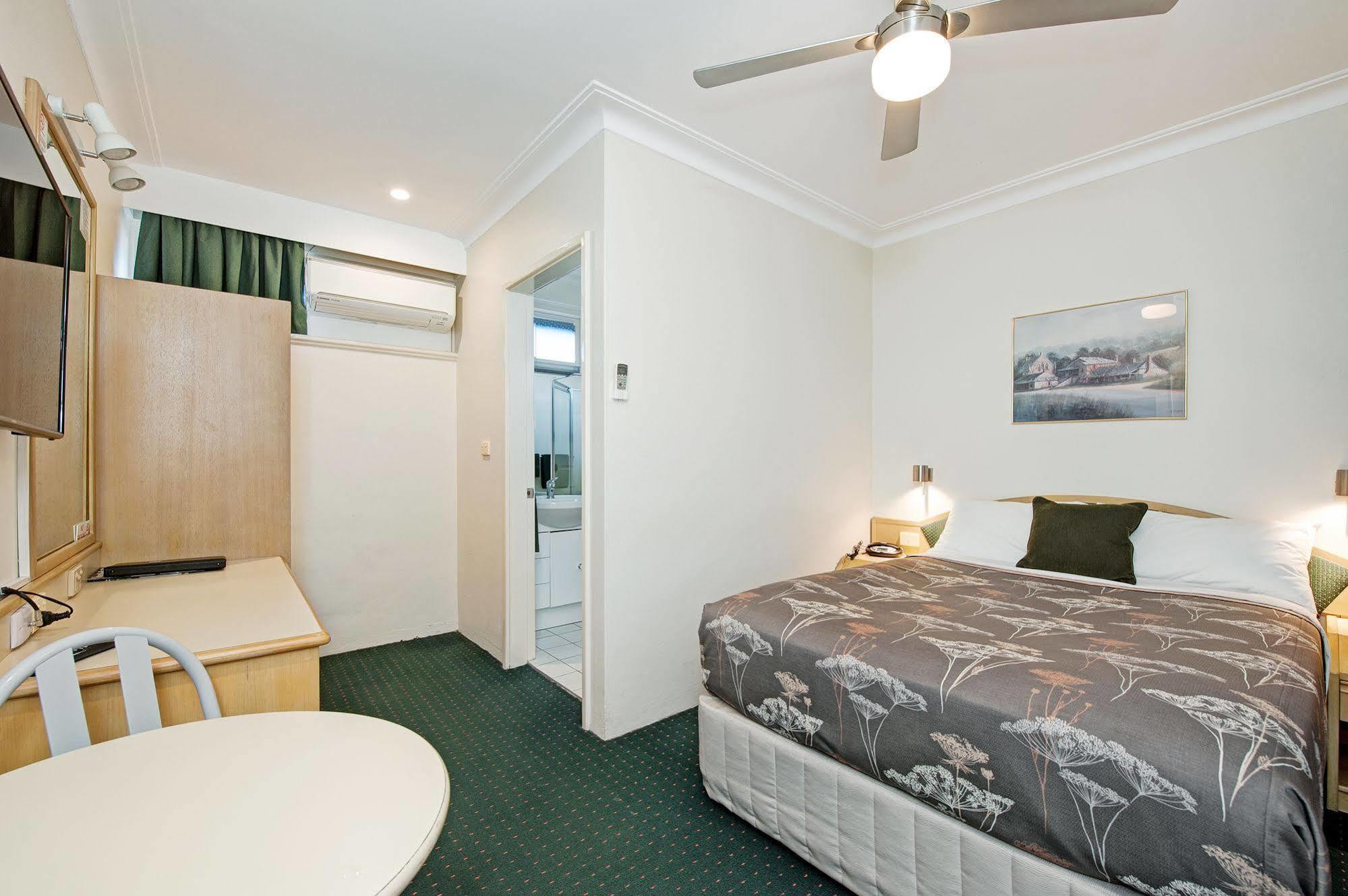 Colonial Terrace Motor Inn Raymond Terrace Εξωτερικό φωτογραφία