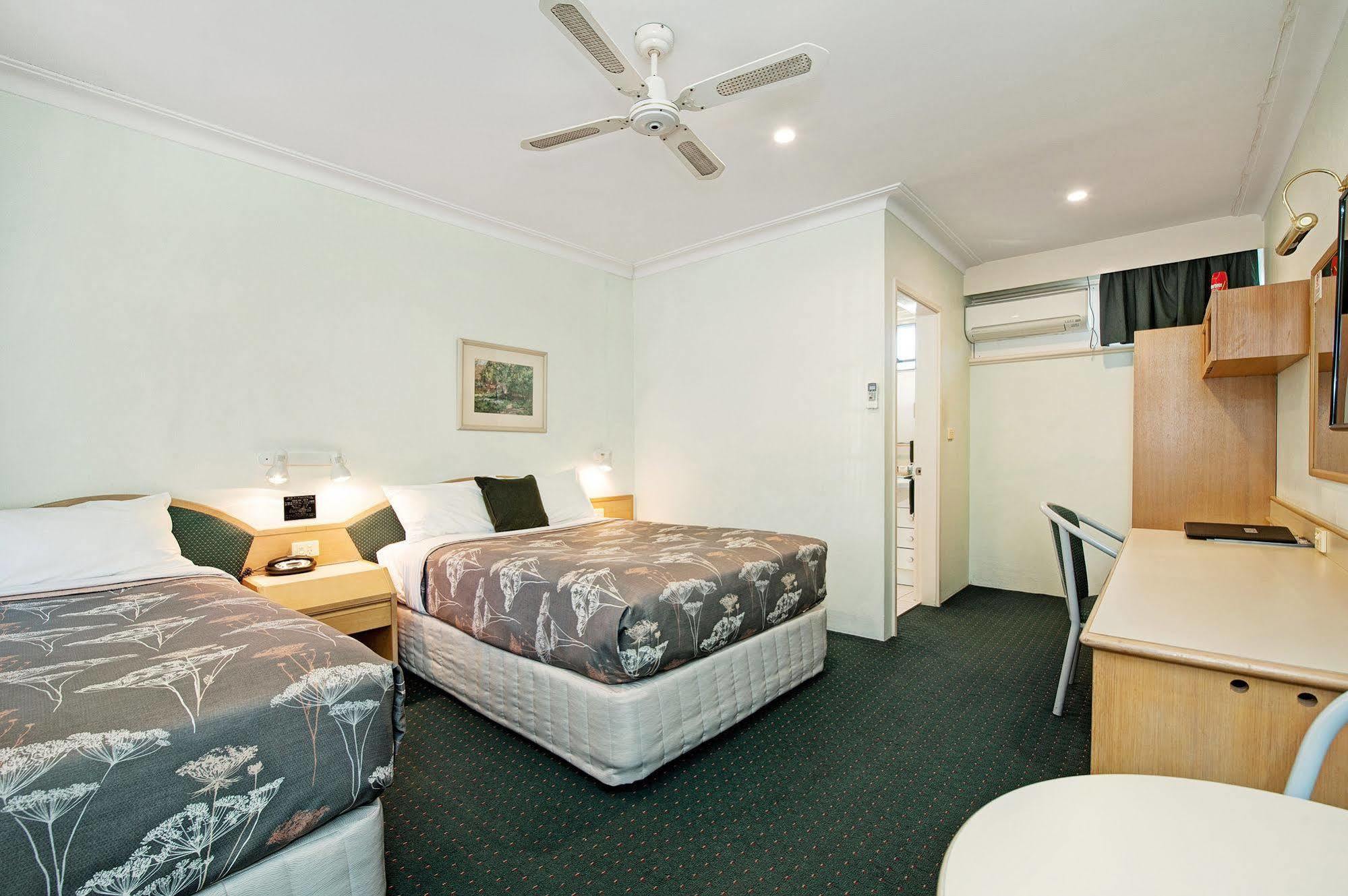 Colonial Terrace Motor Inn Raymond Terrace Εξωτερικό φωτογραφία