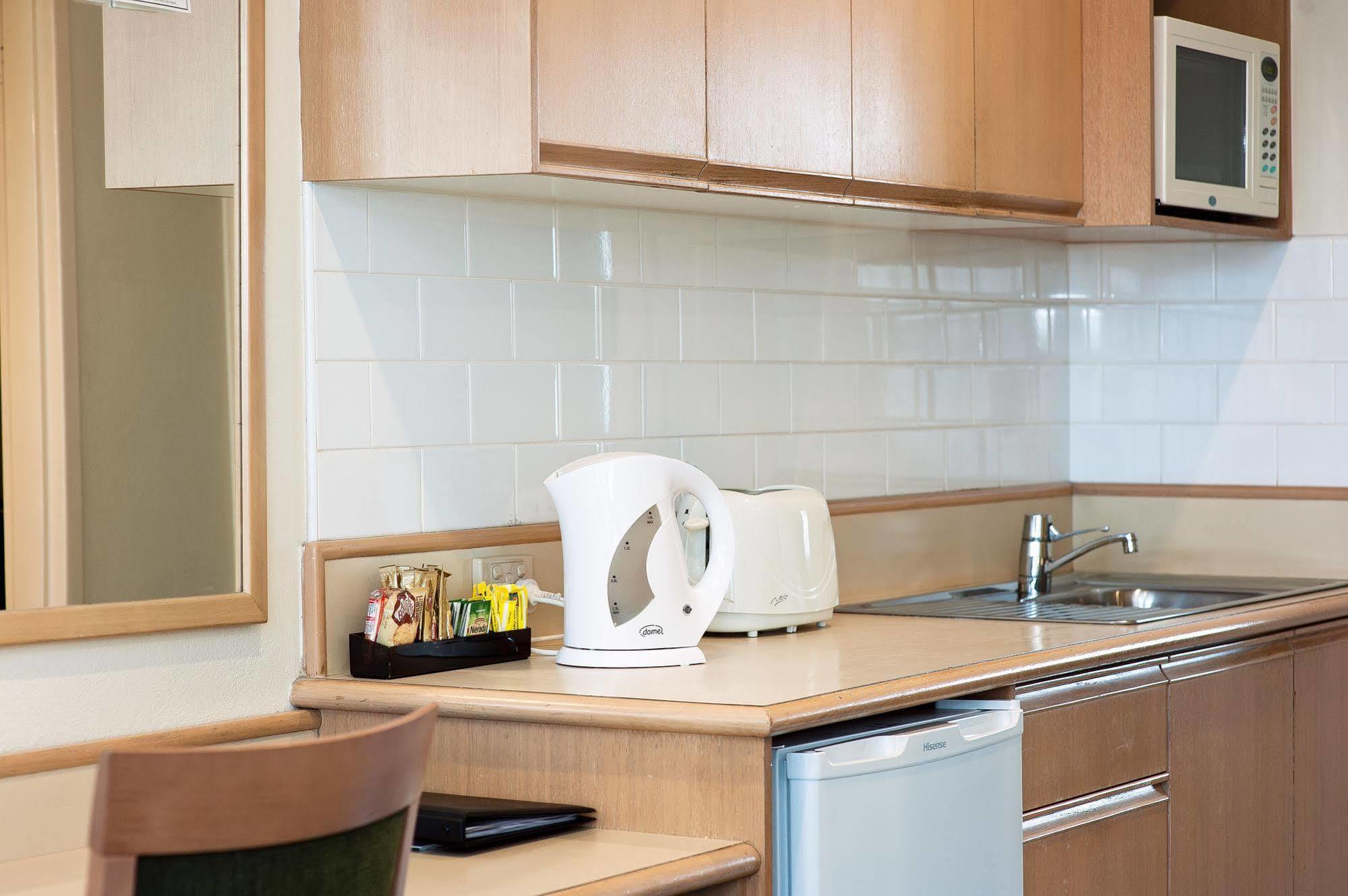 Colonial Terrace Motor Inn Raymond Terrace Εξωτερικό φωτογραφία