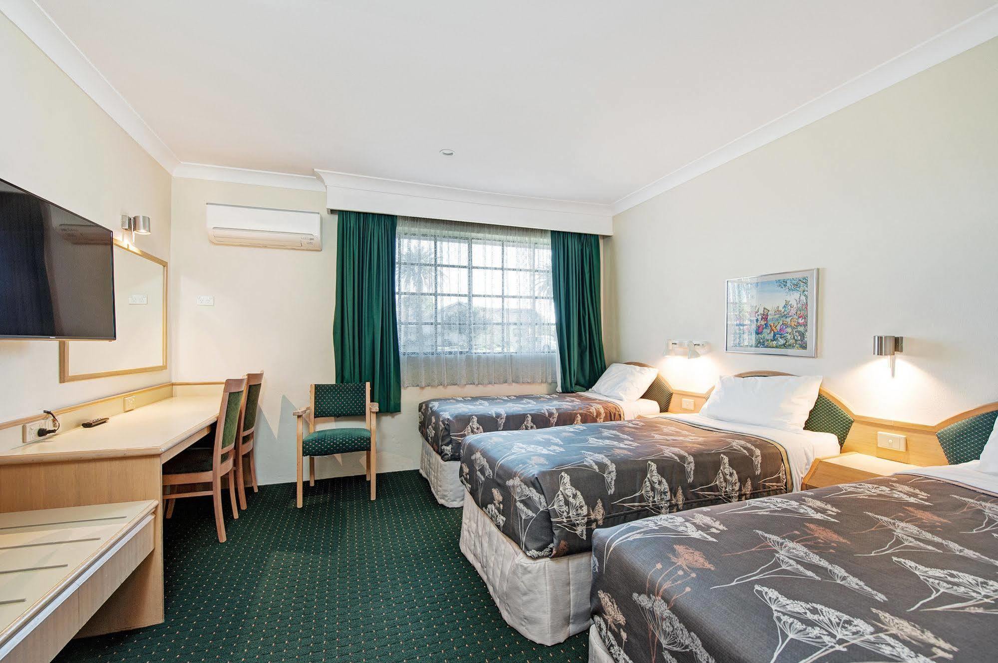 Colonial Terrace Motor Inn Raymond Terrace Εξωτερικό φωτογραφία