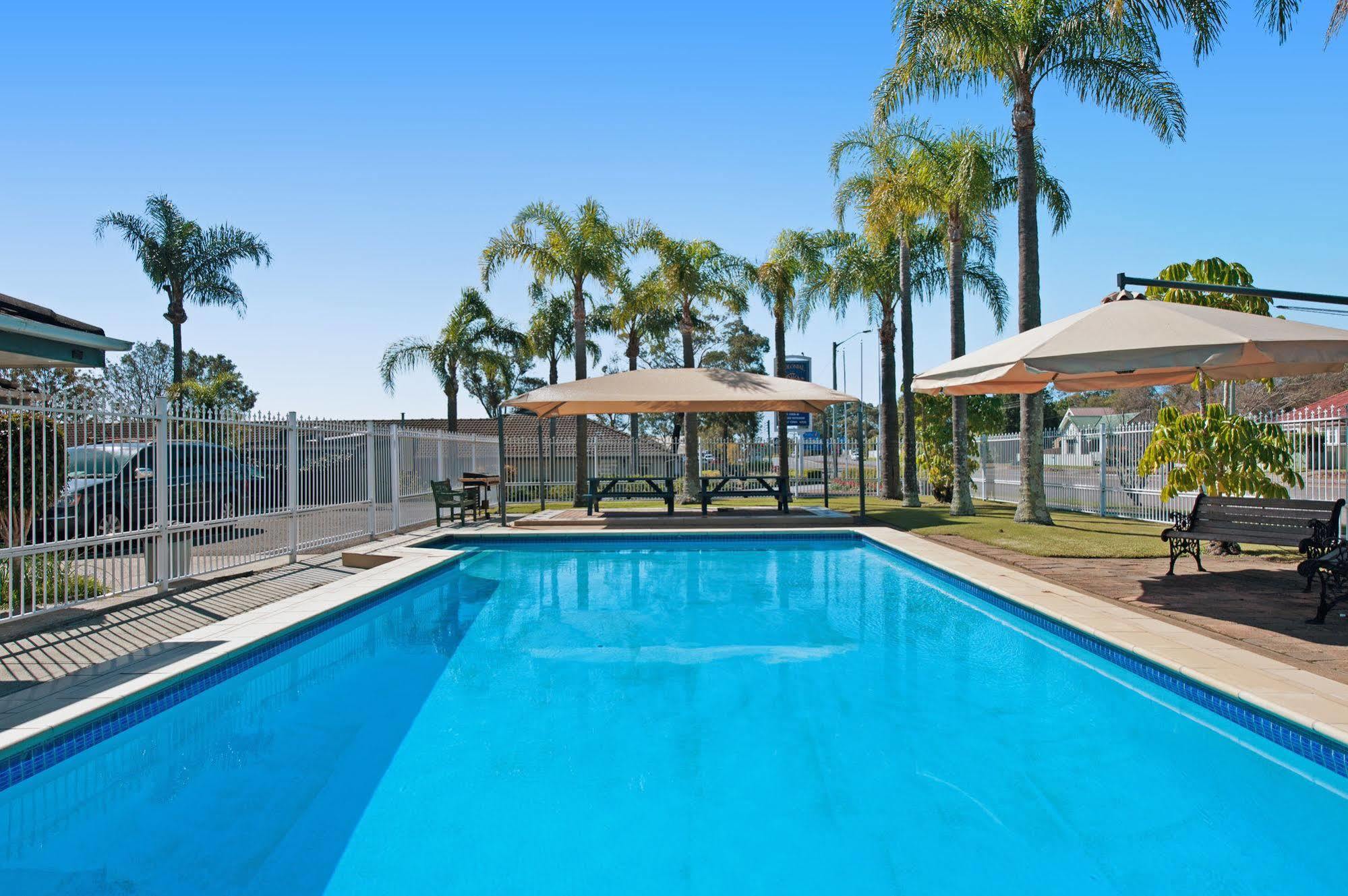 Colonial Terrace Motor Inn Raymond Terrace Εξωτερικό φωτογραφία